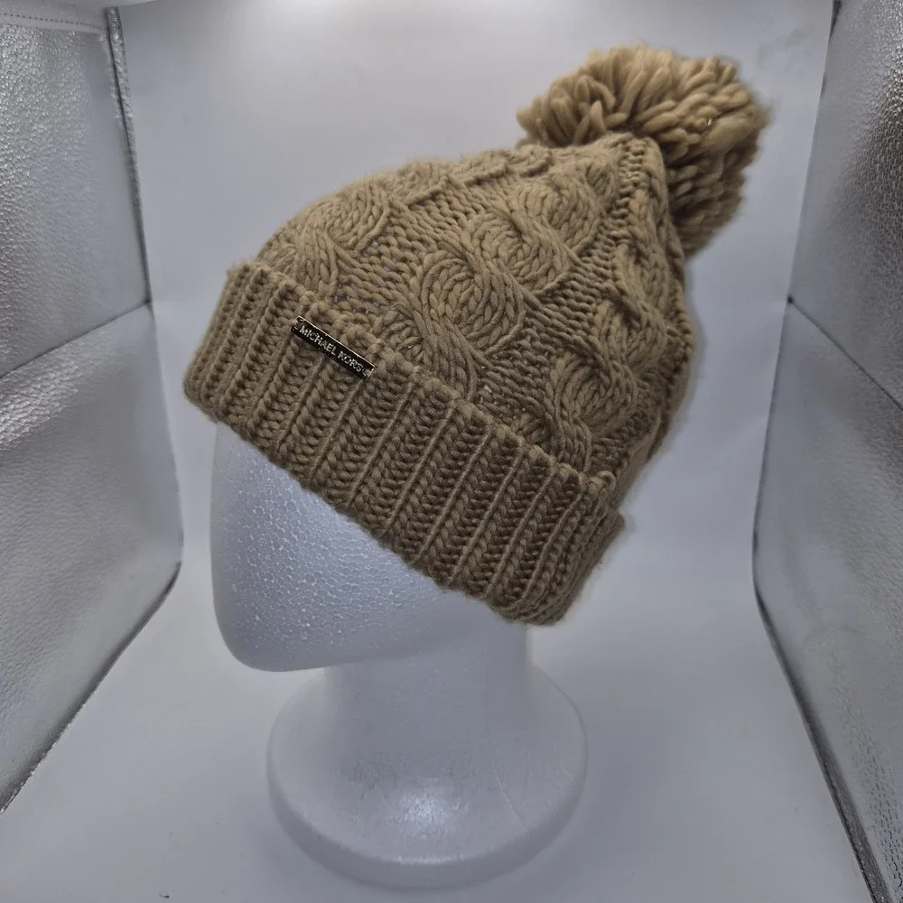 Michael Kors Brown Cable Knit Pom Pom Beanie Hat Gold Logo Winter Ski Cap